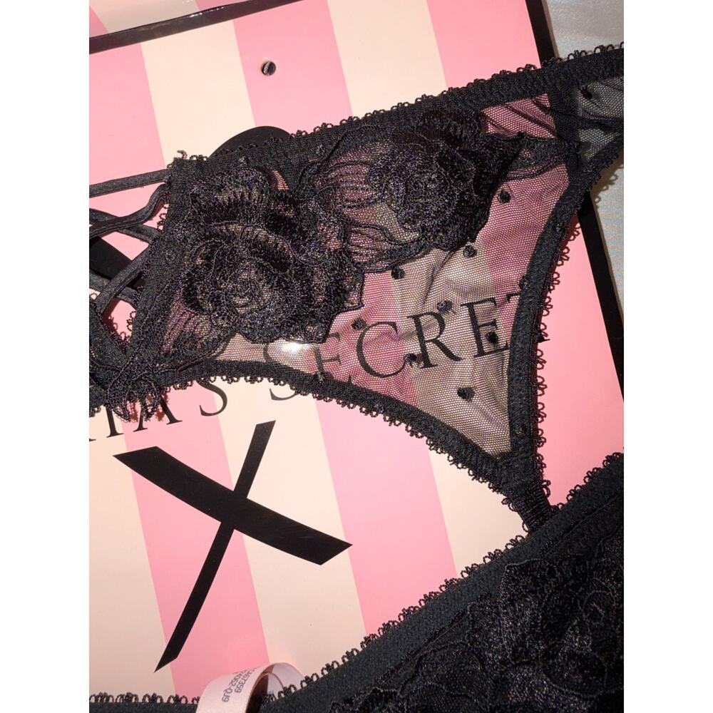 Victorias Secret Garter Belt & Thong Black Lace Small - Picture 3 of 5